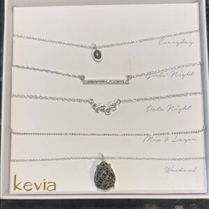 Kevia Teardrop Natural Stone Necklace Set